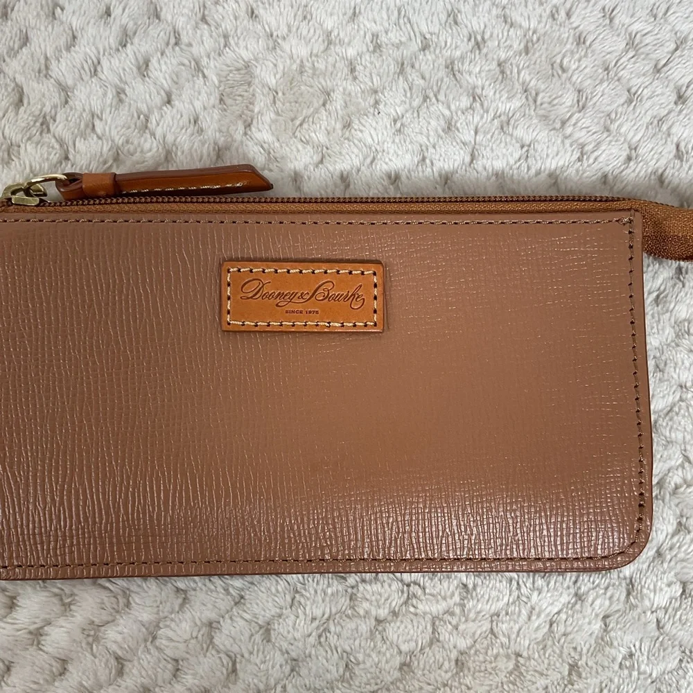 Dooney & Bourke Brown Lambskin Leather Pouch Clutch Wallet NWOT